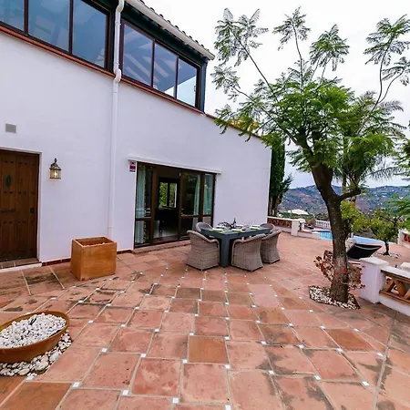 With Infinity Pool Hot Tub *