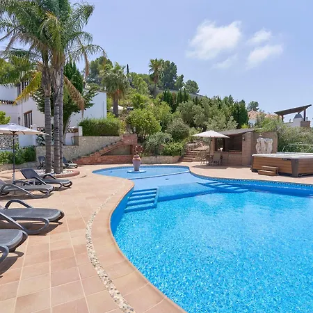 With Infinity Pool Hot Tub Villa *