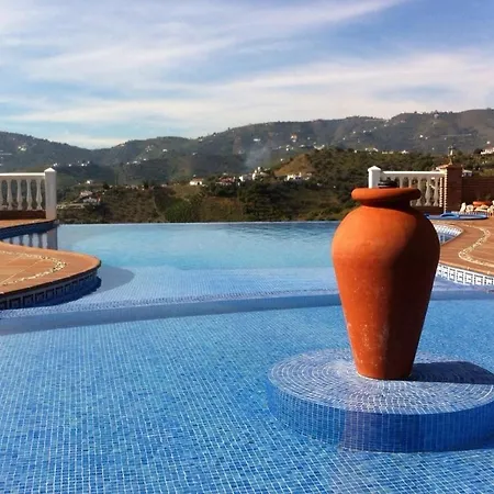 With Infinity Pool Hot Tub *