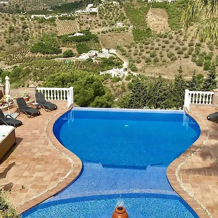 With Infinity Pool Hot Tub