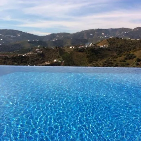With Infinity Pool Hot Tub * Frigiliana