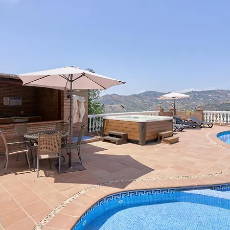With Infinity Pool Hot Tub *