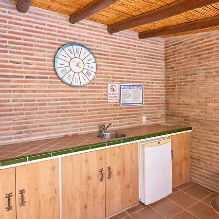 Villa With Infinity Pool Hot Tub